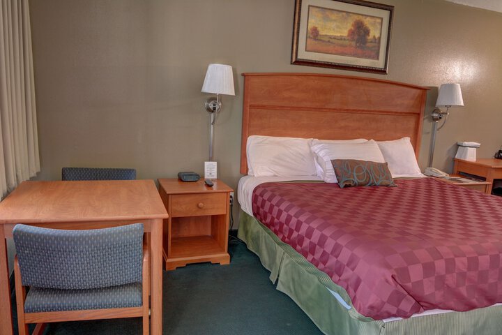 Room 10 of 17