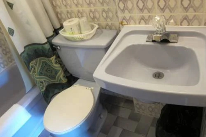 Room 10 of 22