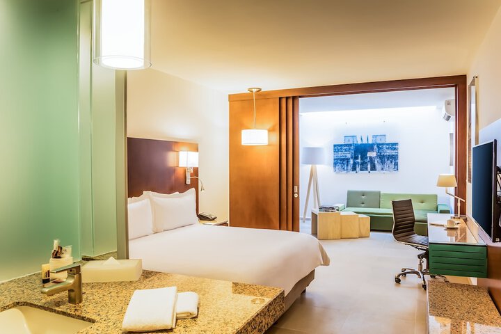 Room 4 of 114