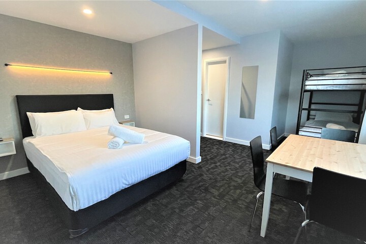 Room 19 of 39