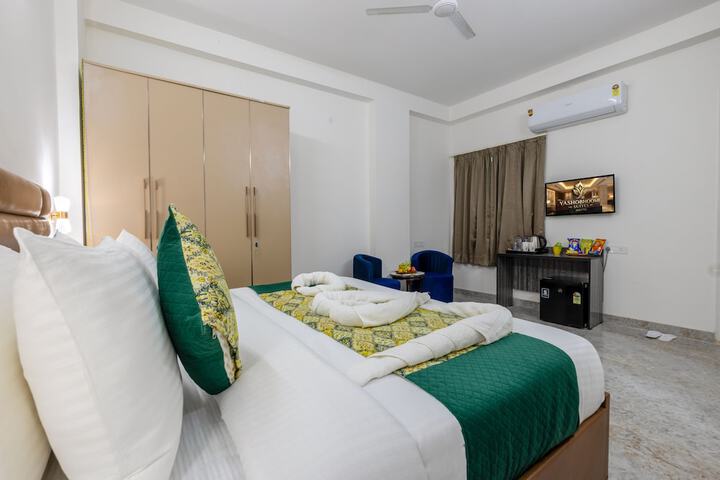 Yashobhoomi Suites near Yashobhoomi Convention Centre