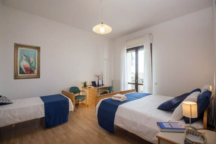 Room 6 of 38