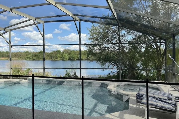 Pool 11 of 20