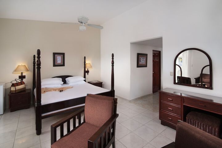 Room 4 of 40