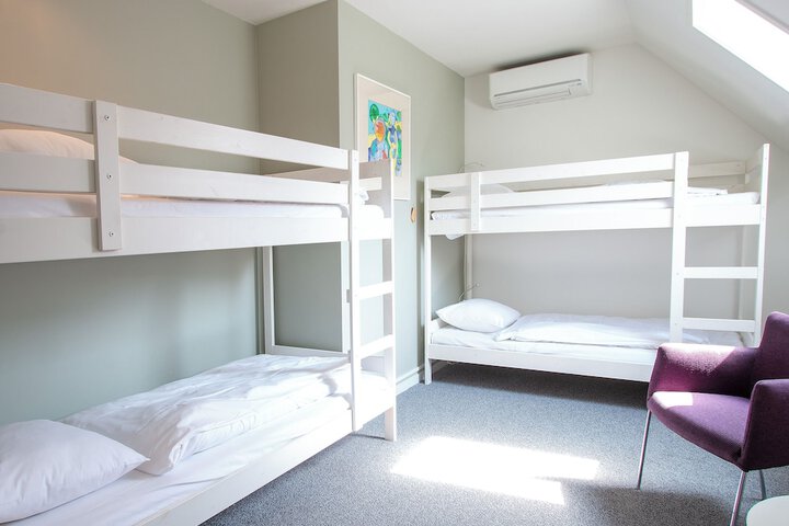 Room 70 of 174