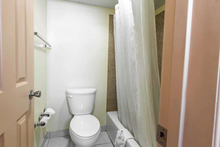 2 Double Beds Accessible Room (3 of 9)