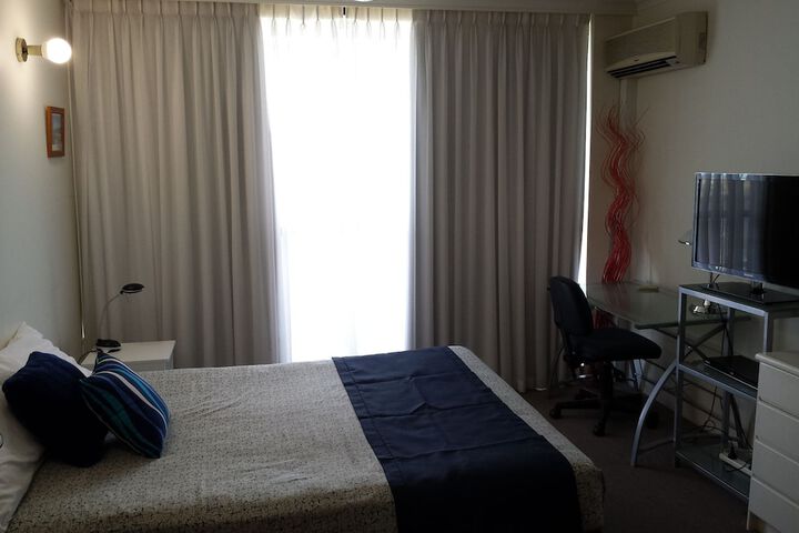 Room 9 of 63