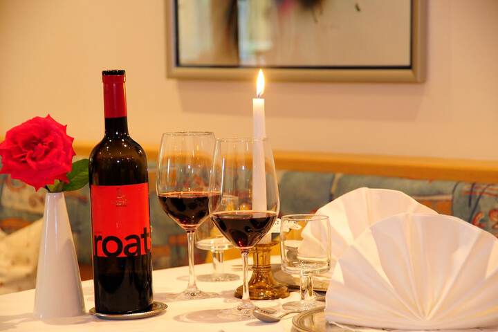 Dining 20 of 41