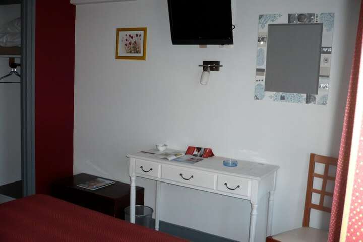 Room 15 of 38