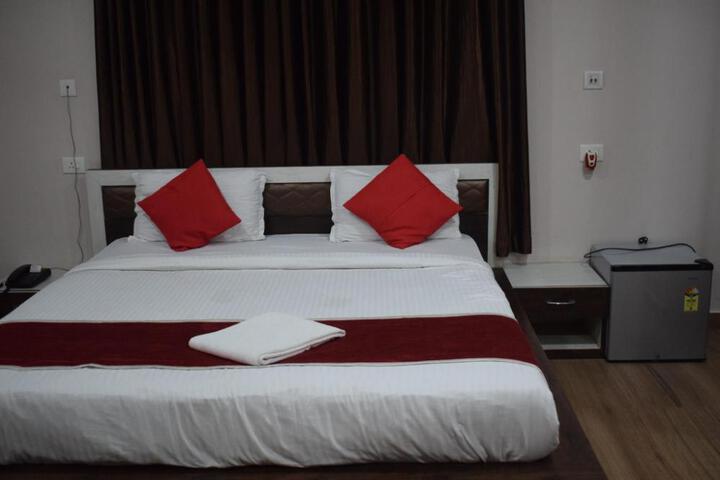 HOTEL AASHIYANA
