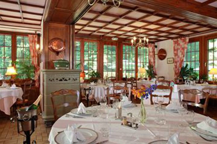 Dining 63 of 68
