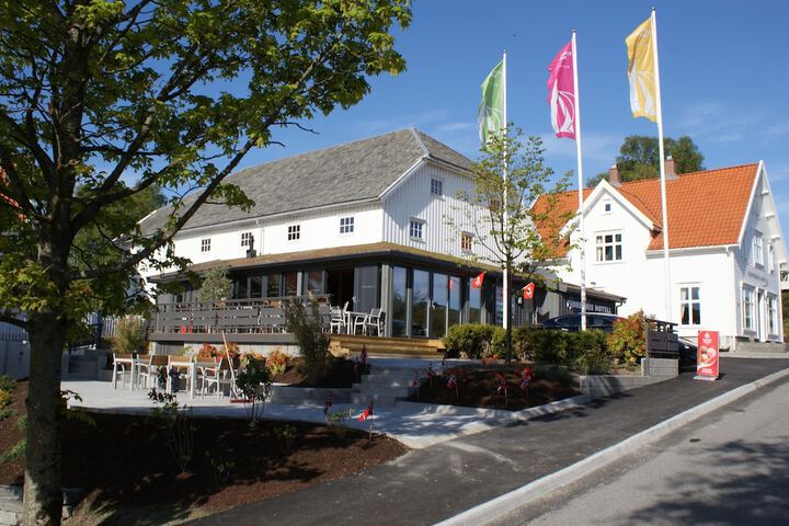 Exterior of Fjordbris Hotell