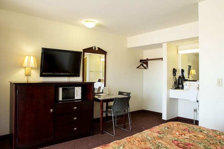 Room 6 of 53