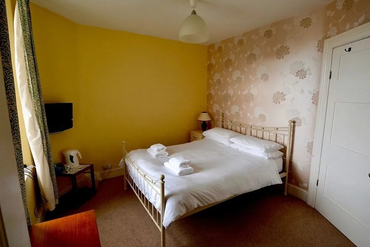 Room 10 of 20