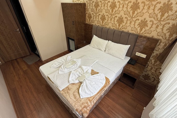 Room 12 of 31
