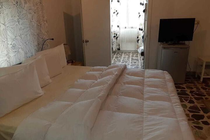 Room 6 of 50