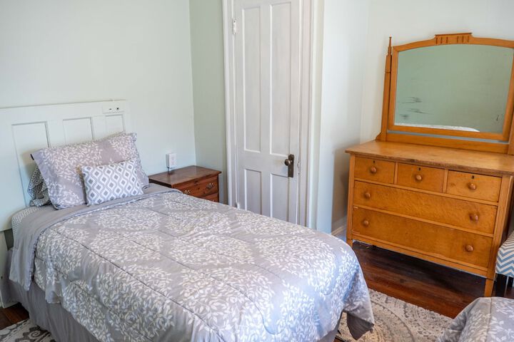 Room 12 of 42