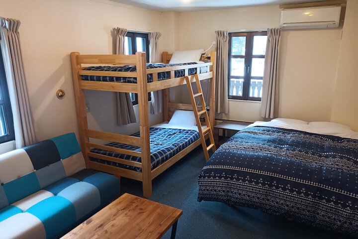 Room 28 of 66