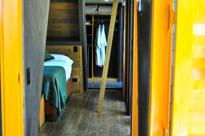 Room 4 of 84