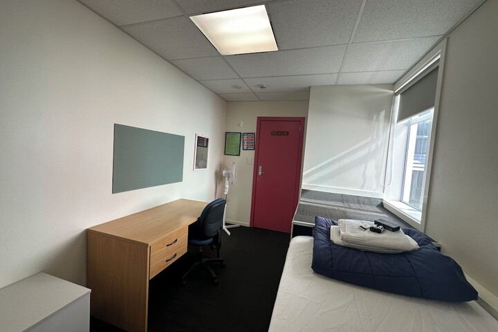 Room 26 of 106