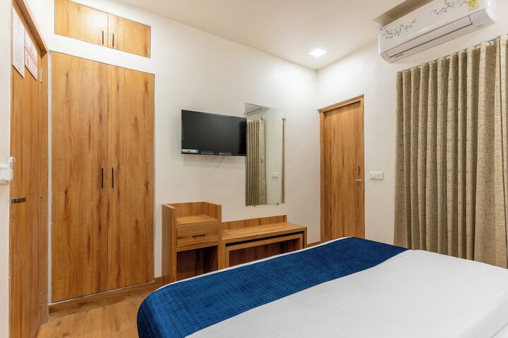 Room 4 of 34