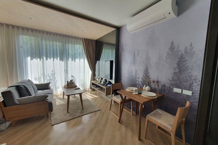 Room 5 of 6