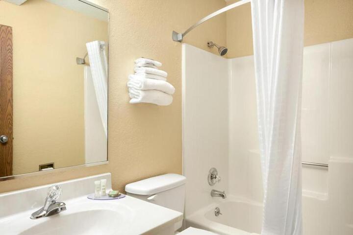 2 Double Beds (4 of 11)