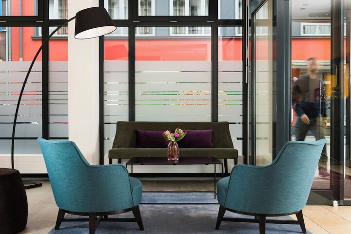 Entrance & Lobby
