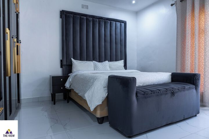 Room 5 of 32