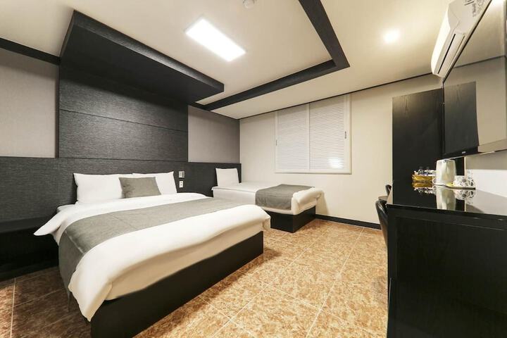 Room 20 of 42