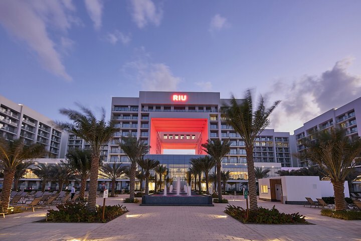 Hotel 74 of 77