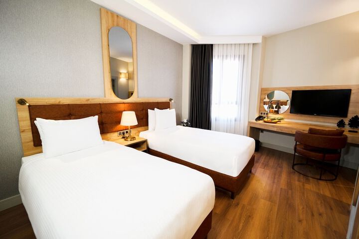 Room 16 of 110