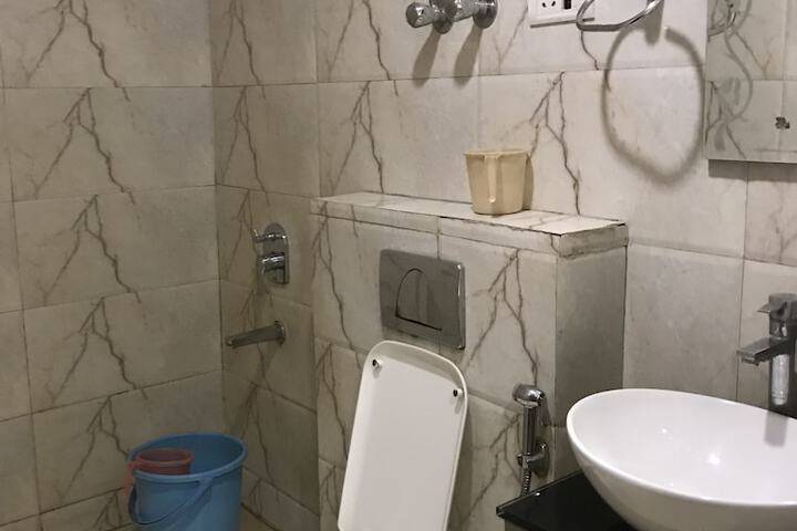 Room 15 of 25
