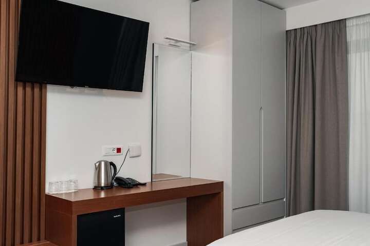 Room 50 of 182