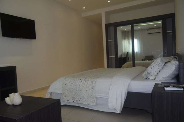 Room 4 of 30