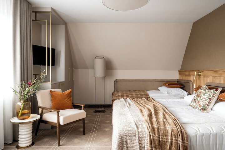 Room 40 of 73