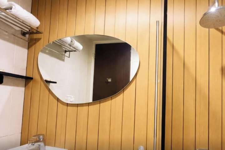 Room 7 of 10