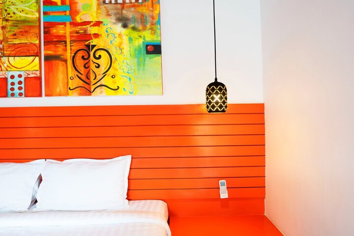 Room 33 of 111