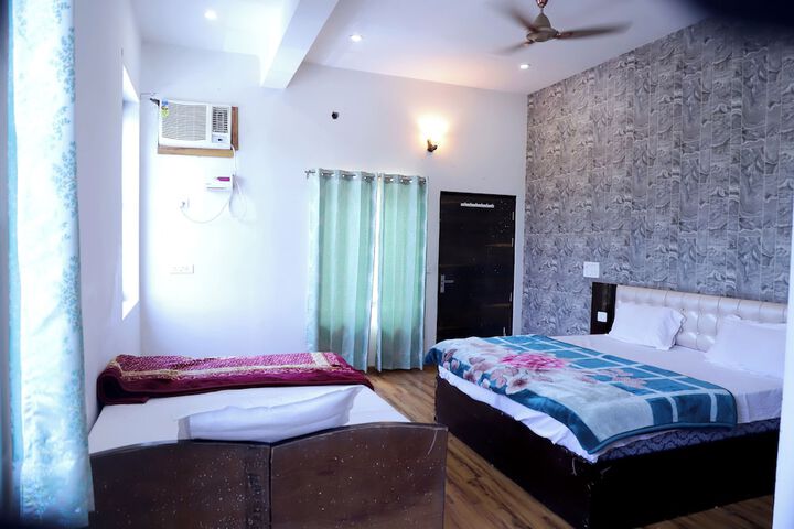 Room 25 of 44