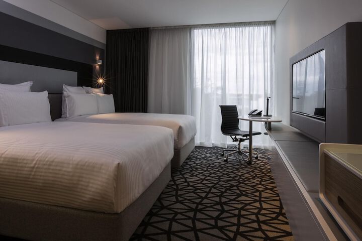 Room 20 of 99