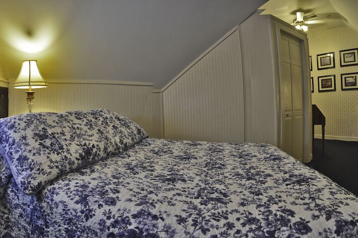 Room 9 of 52