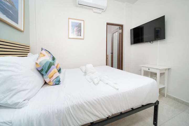 Room 6 of 21