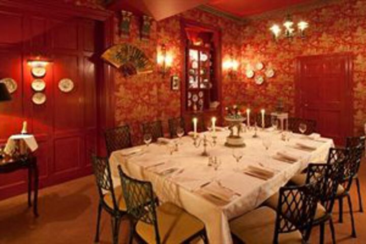 Dining 7 of 21