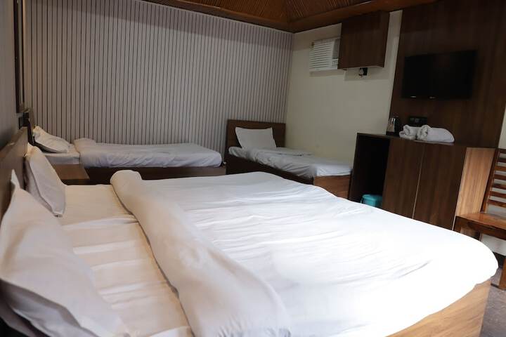 Room 8 of 47