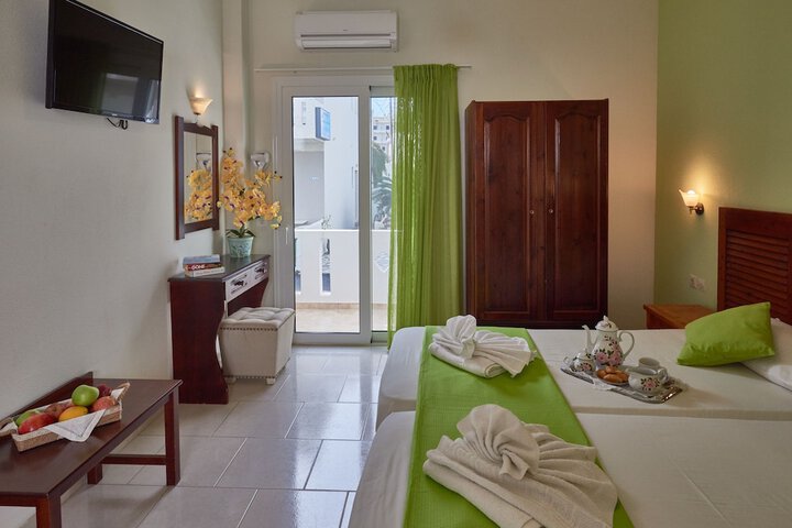Room 5 of 34