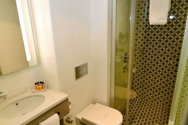Room 19 of 22
