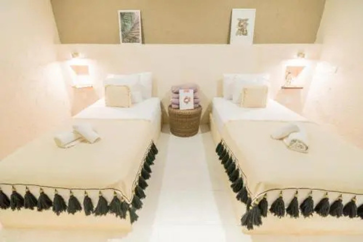 Room 2 of 11