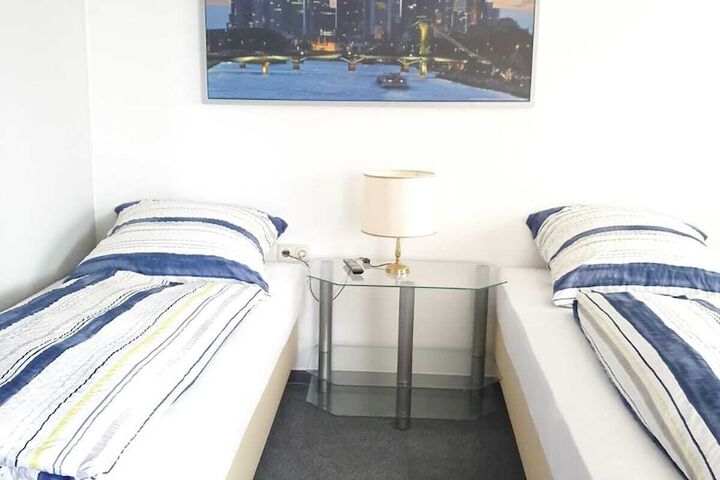 Room 4 of 39