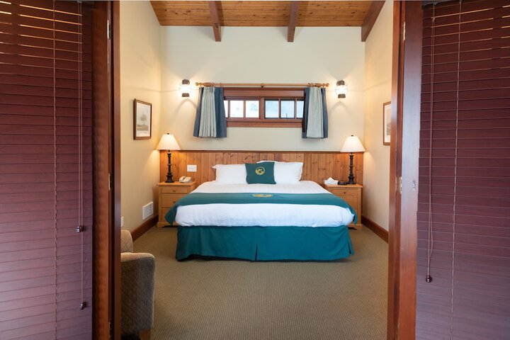 Room 2 of 113