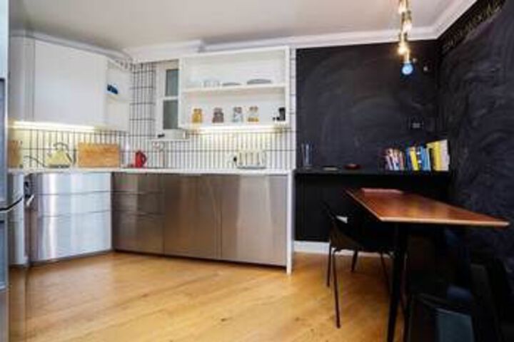 Room 12 of 17